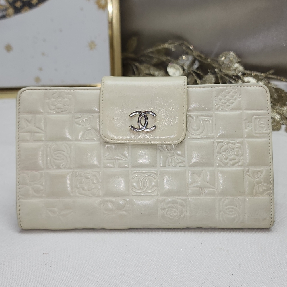 Authentic Chanel Icon Line Leather Wallet In Cream - Picture 3 of 17